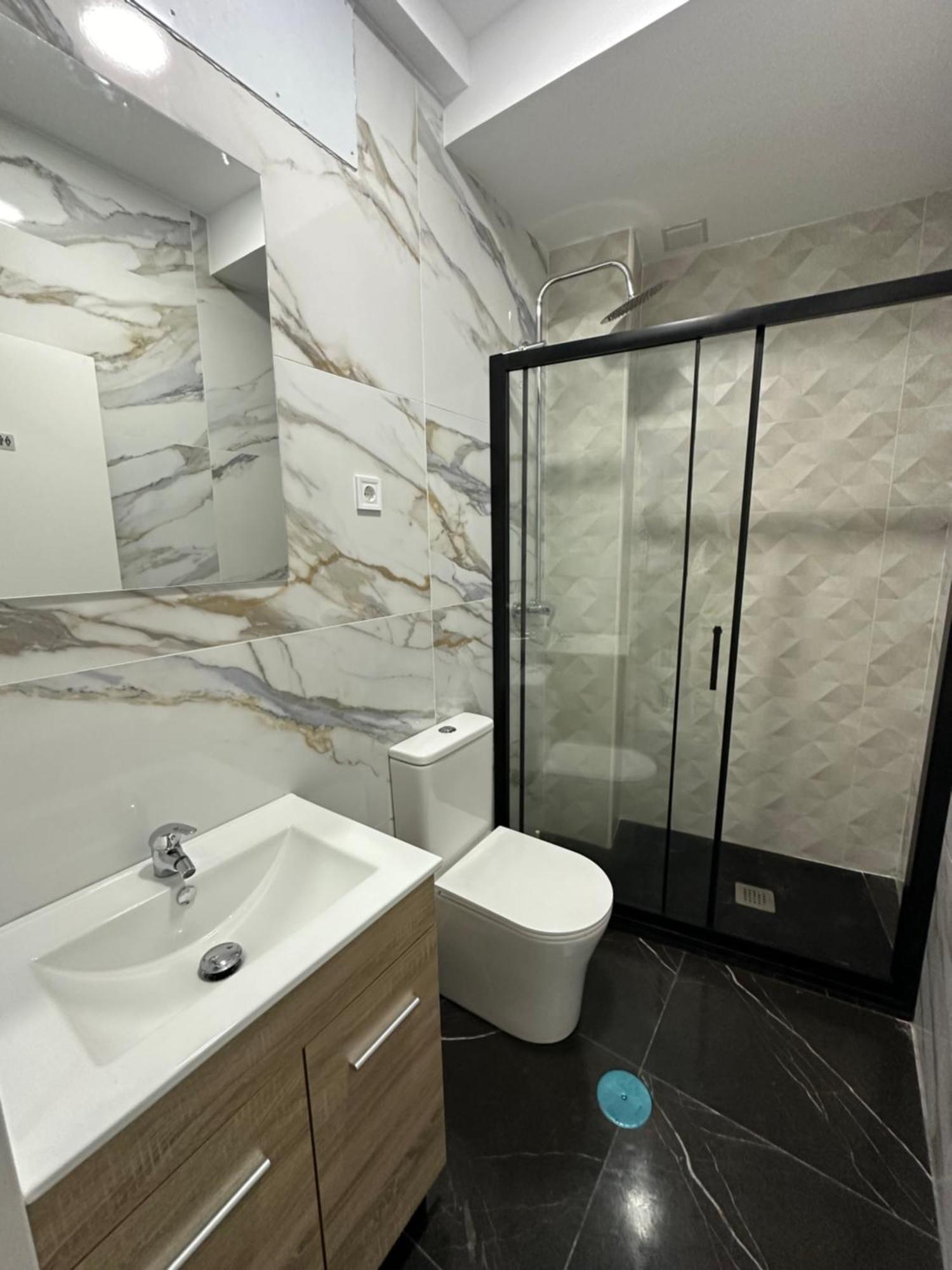 Rooms Mediavilla Madrid Exterior foto